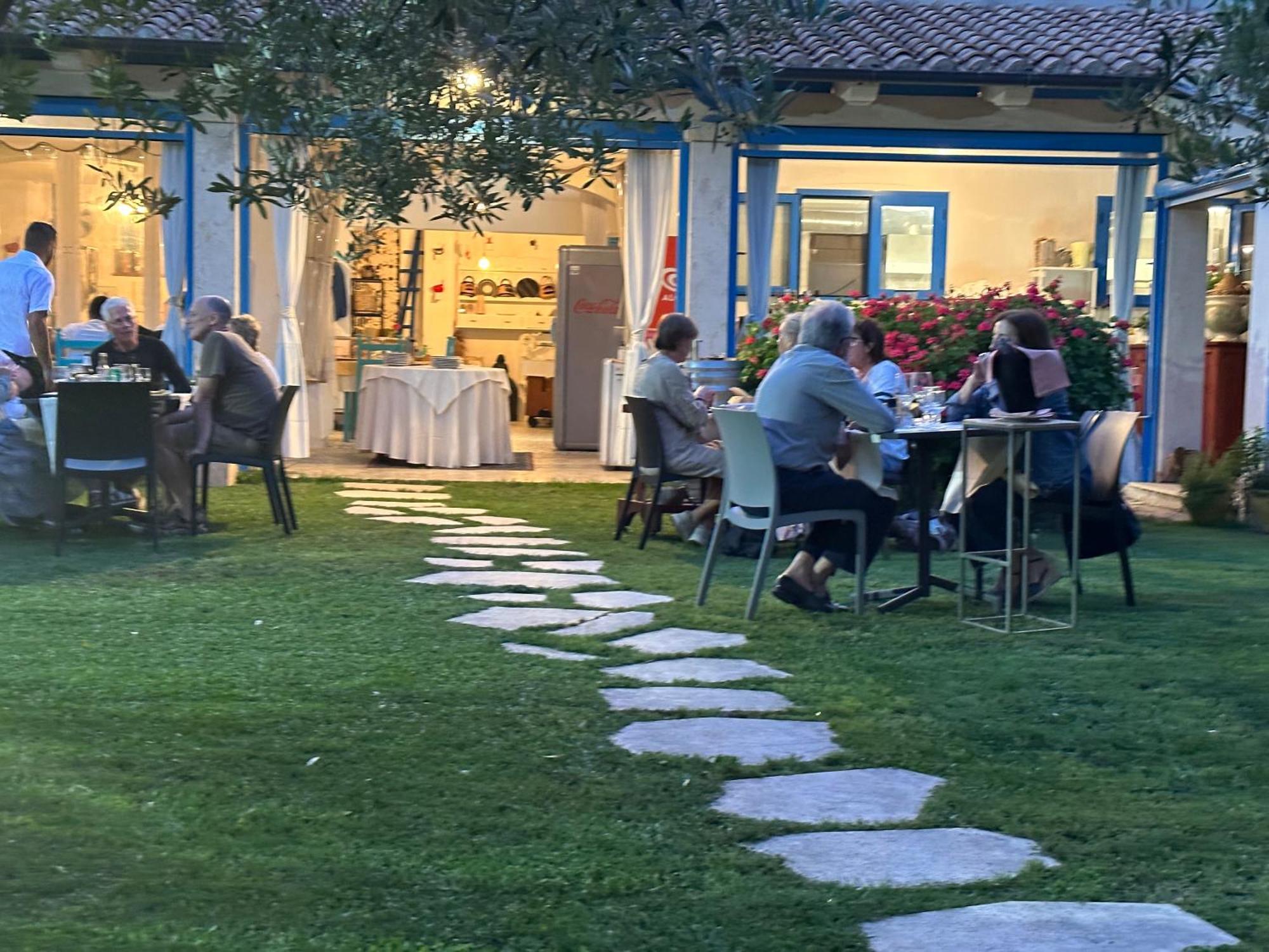 Hotel S'Ortale Con Parcheggio Interno E Ristorante All'Aperto Orosei Eksteriør billede